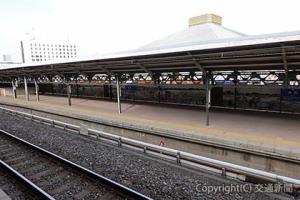 「燗酒ステーション」が開催される両国駅３番線ホーム（燗酒ステーションＰＲ事務局提供）
