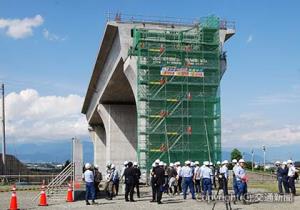 ＪＲ東海がリニア中央新幹線高架橋区間の工事状況を報道公開（５月30日）