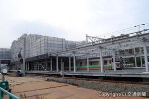 建設工事の進む苗穂駅新駅舎