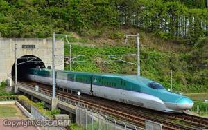 北海道新幹線を走るＨ５系車両。３月のダイヤ改正で東京―新函館北斗間の最速達時間が４時間を切る