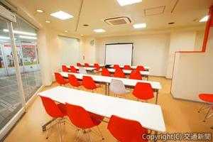 「レンタルスペース＠名鉄　豊田市駅」の内部（名鉄提供）