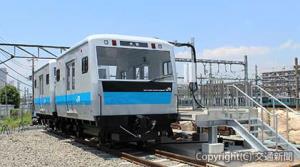 訓練線に導入する小型の訓練用車両（ＪＲ東京支社提供）
