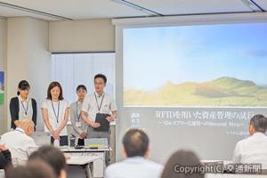 大阪市の本社会議室で開催された「第３回業務研究発表会」（ＪＲ西日本ＩＴソリューションズ提供）