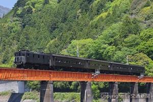 電気機関車がけん引する列車のイメージ（大井川鐵道提供）