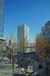 17階の屋上展望施設「ＳＨＩＢＵ　ＮＩＷＡ（シブニワ）」