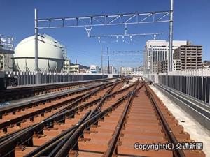 ３月28日の高架線切り替えを目指して建設工事中の長崎線浦上―長崎間（ＪＲ九州提供）.