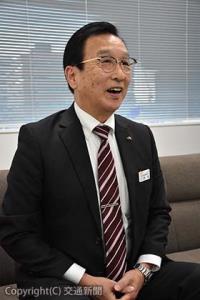 試験走行チームのメンバーとして多くの時間を７００系と過ごしてきた原地科長
