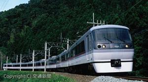池袋線・西武秩父線で定期運行を終了する１００００系車両（西武鉄道提供）