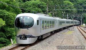西武鉄道の池袋線・西武秩父線の定期特急はすべて「Ｌａｖｉｅｗ」に（西武鉄道提供）