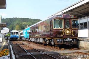 窪川駅に到着した訓練運転列車