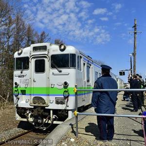 新十津川駅を発車する最終列車
