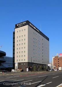 ＪＲ広島駅の北側にオープンした「ヴィアイン広島新幹線口」＝ジェイアール西日本デイリーサービスネット提供＝