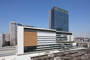 今月18日以降に各商業施設がオープンする「ＪＲ横浜タワー」の外観（ＪＲ東日本提供）