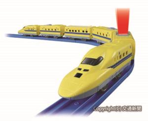新商品「いっぱいつなごう　９２３形ドクターイエロー」ⒸＴＯＭＹのイメージ（タカラトミー提供）