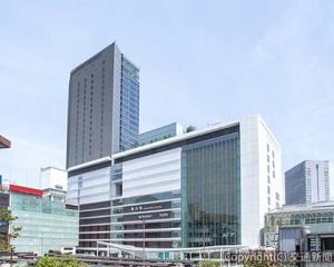 ＪＲ横浜駅西口直結の複合施設「ＪＲ横浜タワー」。１～10階に「ニュウマン横浜」、地下１～３階に「シァル横浜」が入る（ルミネ提供）