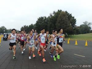 熊谷スポーツ・文化公園内の周回コースは選手の足音だけが響いた