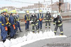 川崎貨物駅で行われた訓練（神奈川臨海鉄道提供）