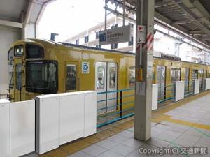 「軽量型ホームドア」のイメージ（西武鉄道提供）