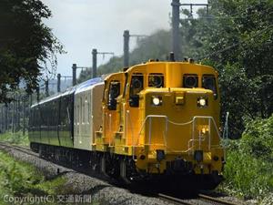 今年も北海道内を周遊する「北海道クルーズトレイン」＝石勝線追分―川端間＝