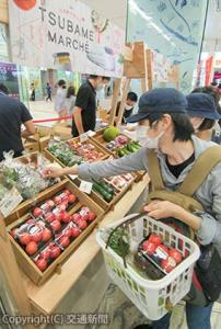 博多駅在来線中央改札口前で行われた「つばめマルシェ」