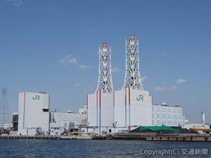 自営電力の６割を賄う川崎発電所（ＪＲ東日本提供）