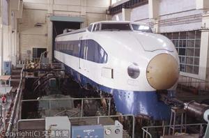 山陽新幹線用試験電車で行われた試験（鉄道総研提供）