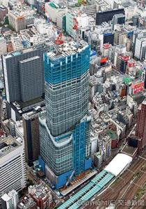 建設が進む高層複合施設（東急、東急レクリエーション提供）