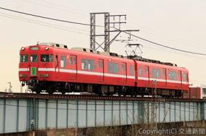 白帯ラッピングを施した６０００系ワンマン車両（名古屋鉄道提供）
