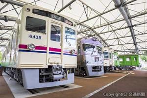 屋外に展示されている車両（京王電鉄提供）