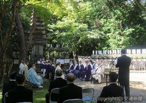 追悼の言葉を述べる長谷川社長（ＪＲ西日本提供）