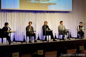 パブリックアートが果たす役割などを議論したパネルディスカッション