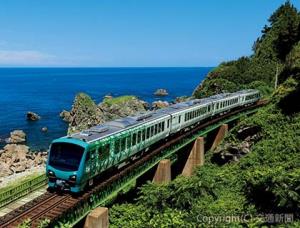 「リゾートしらかみ」ぶな編成（ＪＲ秋田支社提供）