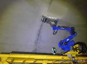 「トンネル検査ロボット」の検査イメージ。ロボットアームの左側がレーザー測量機（ＪＲ東海提供）