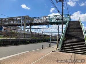 「三鷹こ線人道橋」（ＪＲ八王子支社提供）