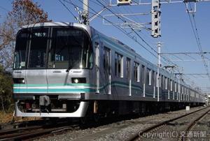 ８両編成化と大規模改修を行った９０００系＝綾瀬車両基地（東京都足立区）＝