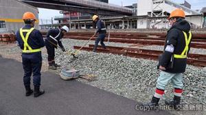 「軌道保守整備技能実習評価試験」（日本鉄道施設協会提供）