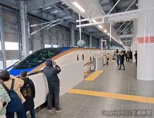 延伸開業１カ月を迎えた北陸新幹線金沢―敦賀間＝敦賀駅＝