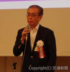 あいさつする細川会長（日本鉄道サイバネティックス協議会提供）