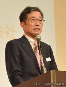 あいさつする川野邊社長