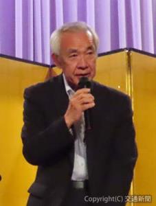 あいさつする安富会長（海外鉄道技術協力協会提供）