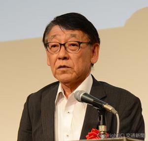 あいさつする土屋会長