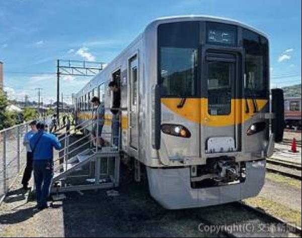 交通新聞 電子版｜JR岡山支社 DEC700 初公開 津山まなびの鉄道館で