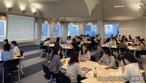 「女性技術社員異業種交流会」（ＪＲ西日本提供）