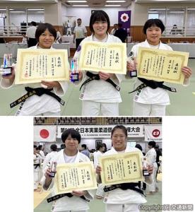 ㊤ＪＲ東日本女子柔道部の（右から）中内選手、寺田選手、野﨑選手（ＪＲ東日本提供）㊦ＪＲ九州女子柔道部の（右から）梅津選手、安松選手（ＪＲ九州提供）