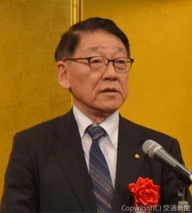 あいさつする土屋会長