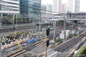 ＪＲ東日本が「羽田空港アクセス線（仮称）」の「東山手ルート」工事の一環として、田町駅付近で１回目の線路切り替え工事を実施（４月１９～２０日）
