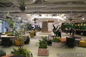 新オフィスの象徴となる社員交流エリア「X　GARDEN（クロスガーデン）」