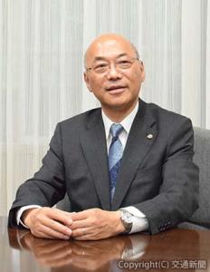 渡辺郁夫理事長