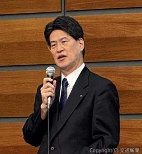 あいさつをする清水会長