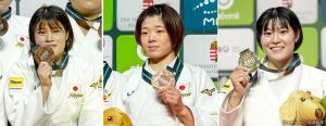 （右から）金メダルを獲得した田中選手、銅メダルを獲得した古賀選手、日本チームの銅メダルに貢献した寺田選手（ＪＲ東日本提供）